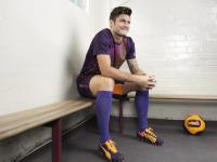 费德勒意外战胜日本队，表现优异引爆全场！热度持续攀升