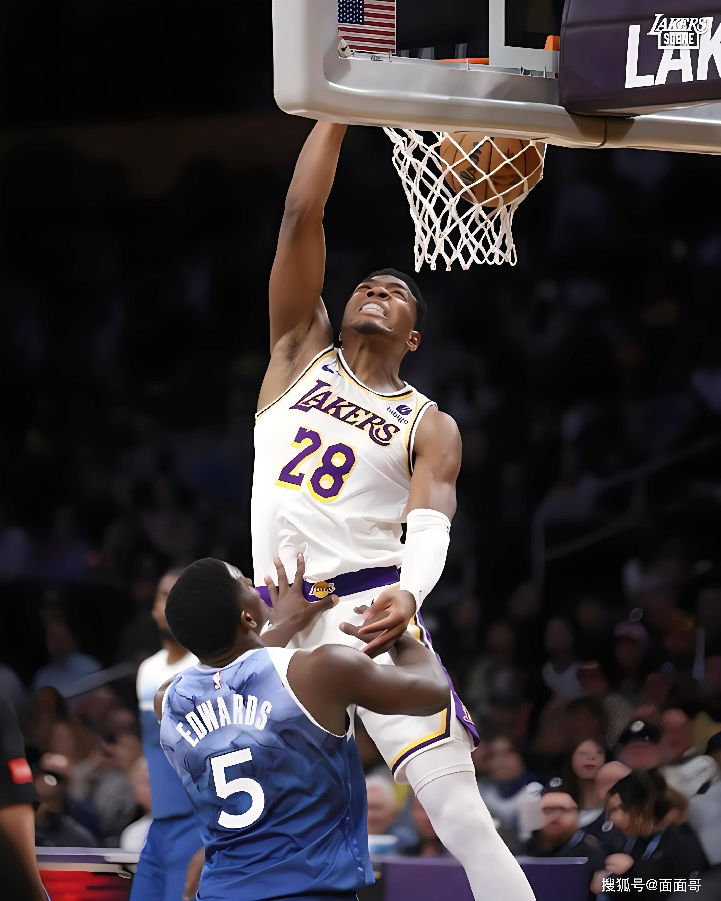 浓眉哥迎来二十赛季出色发挥，DWG观众热烈欢呼！赢得满堂喝彩(月半猫图片梦奇恶搞浓眉大眼的图片)